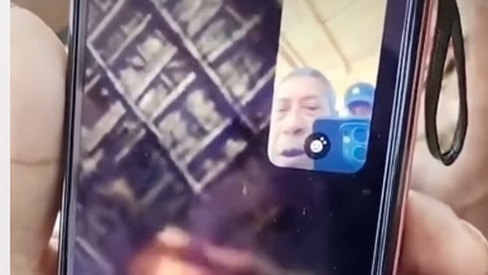 Tangkapan layar video call diduga anggota KKB dengan keluarga korban yang dibunuh.
