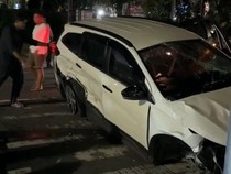 Pajero Ngebut Tabrak Toyota Rush Hingga Terbalik di Medan, Wanita Terluka