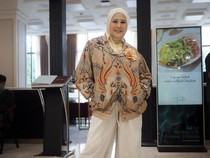 Leny Rafael Senang Artis Padukan Wastra Nusantara Berbalut Modern Luxury