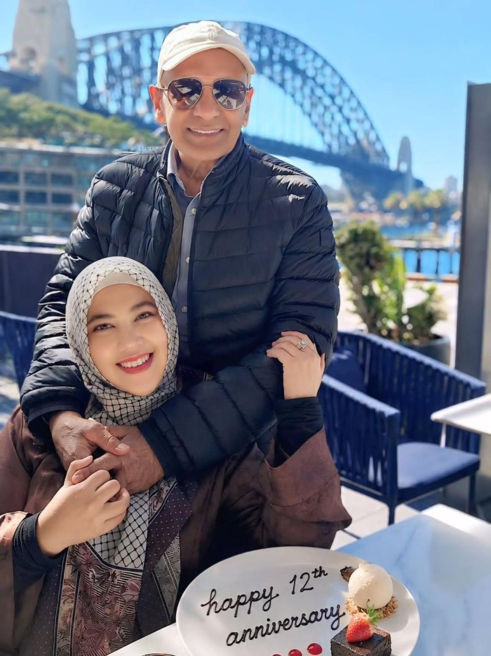 Mark Sungkar dan istri