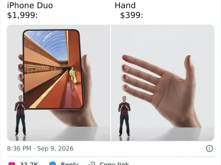 Meme Kocak iPhone Duo, HP Lipat Pertama Apple Kena Roasting