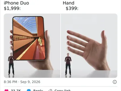 Meme Kocak iPhone Duo, HP Lipat Pertama Apple Kena Roasting