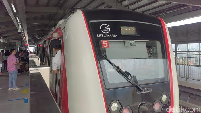 LRT Jakarta (Foto: Ilyas Fadilah)