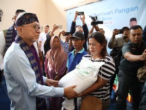 Zulhas Pastikan Bantuan Pangan Berlanjut, Tambah Alokasi 1 Juta Ton Beras
