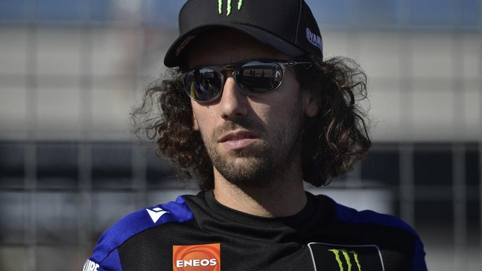 MotoGP - Aragon Grand Prix - Ciudad del Motor de Aragon, Aragon, Spain - August 30, 2026 Monster Energy Yamaha MotoGPs Alex Rins ahead of the riders parade REUTERS/Pablo Morano