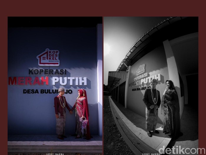 Pasangan pengantin Alifah dan Erwan tampil unik dengan berfoto di depan gedung Koperasi Desa Bulurejo usai resepsi, berbalut busana merah marun yang serasi.