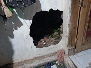 Tak Ada Takutnya, Maling Pasuruan Lubangi Tembok Rumah Lalu Gondol Motor