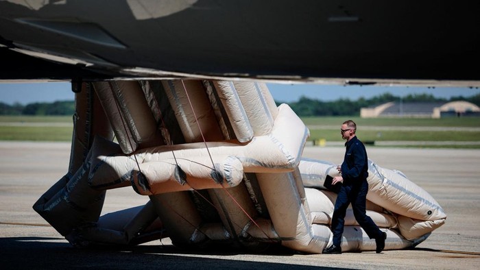 The emergency slide of Air Force One is deployed ahead of U.S. President Donald Trumps trip to the Republican National Midterm Convention, at Joint Base Andrews, Maryland, U.S., September 9, 2026. REUTERS/Evan Vucci