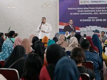 Rajiv Salurkan Bantuan Pangan di Bandung, Pastikan Program Tepat Sasaran