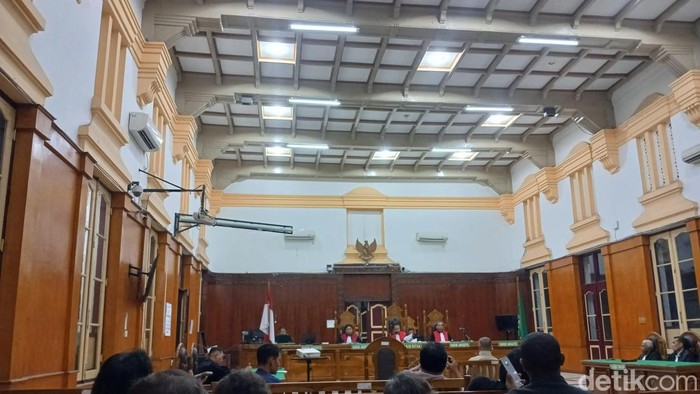 Sidang putusan para terdakwa dibacakan satu persatu di ruang Cakra 1 Pengadilan Negeri (PN) Medan, Jumat (11/9/2026) malam