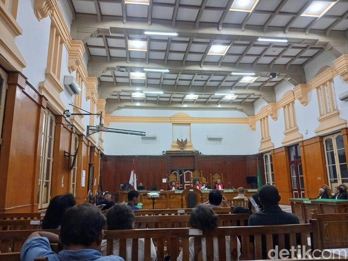 Sidang putusan para terdakwa dibacakan satu persatu di ruang Cakra 1 Pengadilan Negeri (PN) Medan, Jumat (11/9/2026) malam