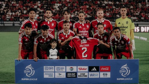 Skuad Bali United saat menghadapi PSS Sleman di pekan pertama Super League 2026/2027. Komposisi ini akan kembali diturunkan saat melawan Isenmulang FC di Stadion Kapten I Wayan Dipta, Gianyar, Sabtu (12/9/2026). (Dok. Bali United)