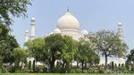 Melihat Taj Mahal: Ukiran Aksara Arab, Gerbang Merah, dan Kisah Raja Mughal