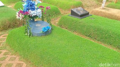 Kondisi Terkini Makam Vidi Aldiano Usai 2 Lampu Solar Panel Dicuri