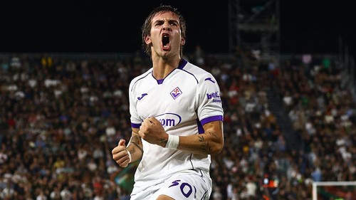 VENICE, ITALY - SEPTEMBER 11: Franco Mastantuono of ACF Fiorentina celebrates after scoring his teams second goal during the Serie A match between Venezia FC and ACF Fiorentina at Stadio Pier Luigi Penzo on September 11, 2026 in Venice, Italy. (Photo by Maurizio Lagana/Getty Images)