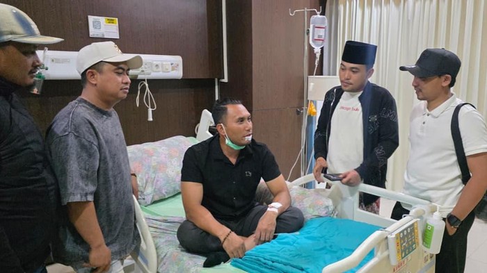 Anggota DPRD Malang, Zulham Akhmad Mubarok saat mendapatkan perawatan medis di RSUD Kanjuruhan