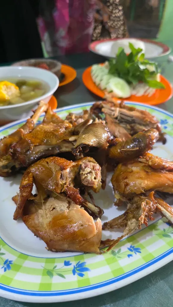 Ayam goreng tim Solo