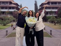 Yeay! Kika Anak Ersa Mayori Resmi Jadi Sarjana Teknik Penerbangan