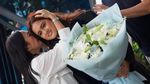 Yeay! Kika Anak Ersa Mayori Resmi Jadi Sarjana Teknik Penerbangan