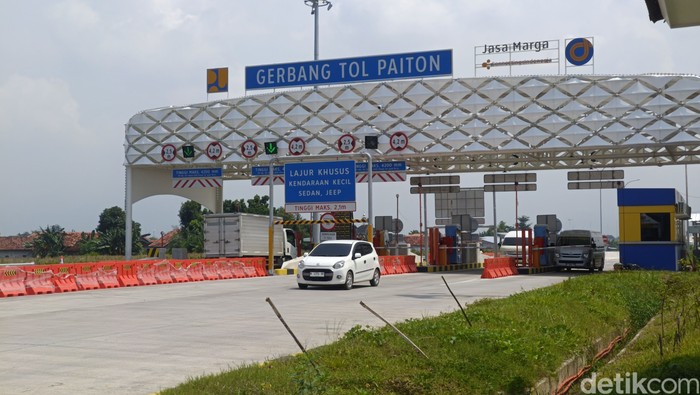 Gerbang Tol Paiton salah satu ruas di tol Probolinggo-Situbondo-Banyuwangi