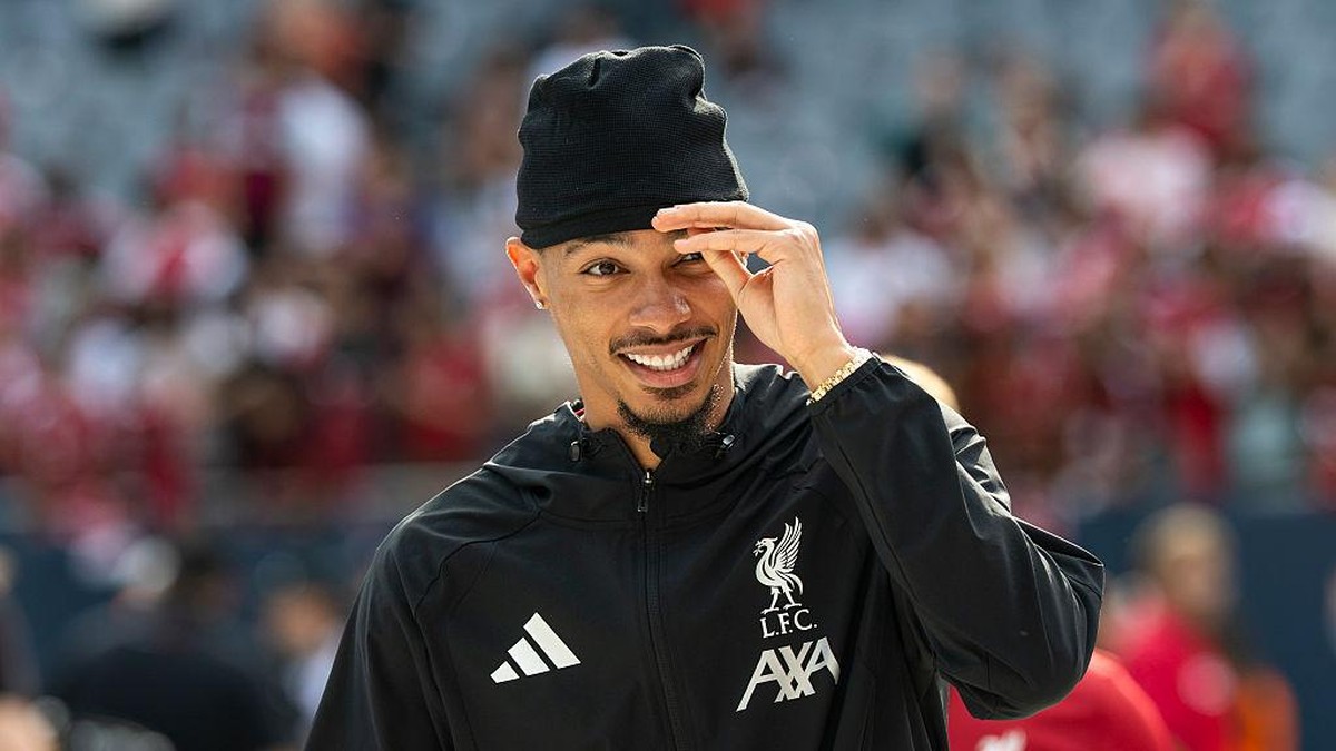 Hugo Ekitike diperkirakan paling cepat main lagi bulan Januari. (SI Photos via Getty Images/Michael Miller/ISI Photos)