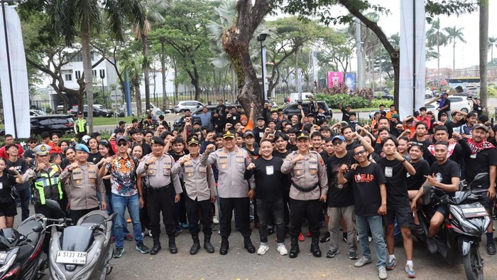 Jajaran Polresta Tangerang mengecek sejumlah titik pemberangkatan suporter ke GBK jelang Persija Vs Persib.
