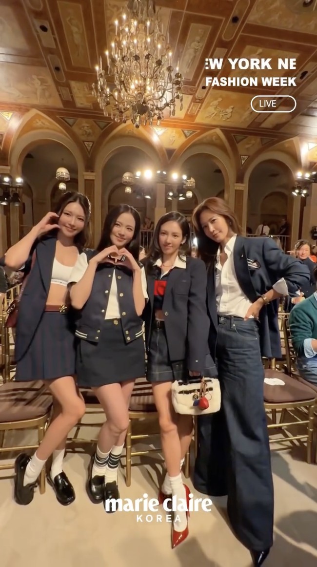 Fans KPop heboh menyorot interaksi Jisoo BLACKPINK dengan tiga personel SNSD Hyoyeon, Sooyoung, dan Yuri yang tergabung dalam sub-unit HyoRiSoo. Para idol tampil kompak dalam balutan busana bernuansa navy-putih-merah khas Tommy Hilfiger. Foto: dok. X