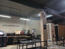 Rumah Makan-Kafe di Makassar Sepi Imbas Antrean BBM, Omzet Turun 50%