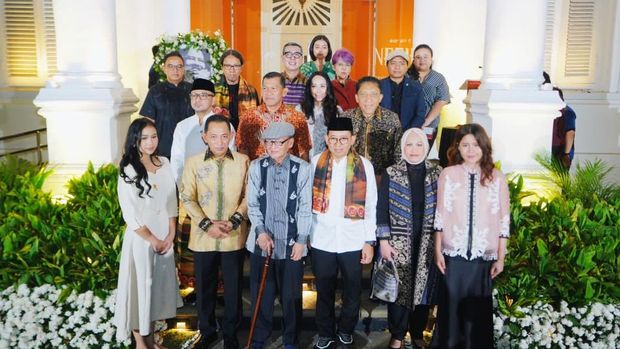 Kapolri Jenderal Listyo Sigit Prabowo menghadiri pembukaan Pameran Nasirun bertajuk 'Bersimpuh di Kaki Para Guru' di Galeri Nasional Indonesia, Jakarta Pusat.