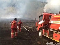 Kebakaran Bromo Makin Tak Terkendali, Wisata Bromo Ditutup Total