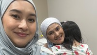 Kevin Liliana berterima kasih sekali ke ibundanya selama dirinya hidup dan telah mencapai banyak prestasi. Terima kasih ya mah, untuk semua kebaikan mamah. Mamah selalu ada buat kita semua, apapun mamah lakukan untuk keluarga. Maafin semua kesalahan kaka ya maah. Kaka akan selalu doain mamah, mamah sering mampir ke mimpi kaka ya, cerita yang banyak supaya kaka bisa denger suara mamah lagi, peluk kaka yang erat ya maah. Nanti kita ketemu lagi ya maah, tulisnya. (Foto: dok Instagram kevinlln)
