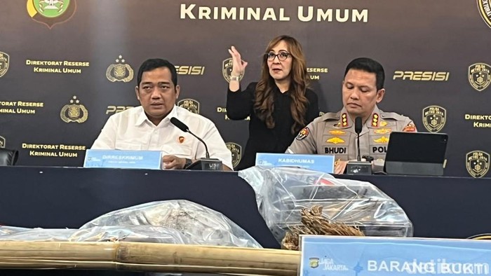 Konferensi pers kasus tewasnya Bambang Setiawan, di Polda Metro Jaya, Sabtu (12/9/2026).