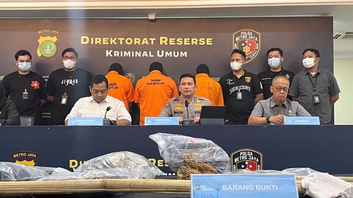 Konferensi pers terkait kerusuhan 27 Agustus di Polda Metro Jaya, Sabtu (12/9/2026)