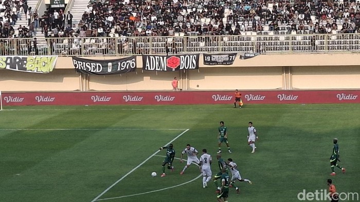 Laga antara PSS Sleman vs Madura United di Stadion Maguwoharjo, Sleman, Sabtu (12/9/2026)