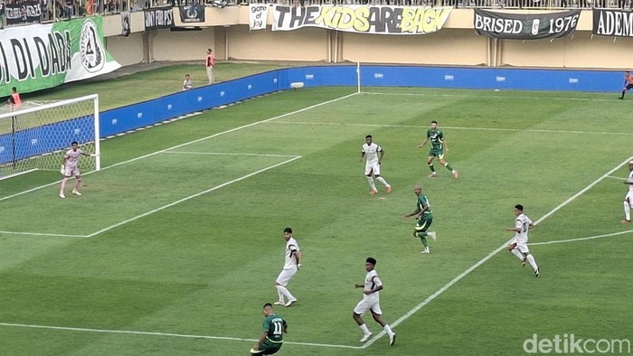 Laga antara PSS Sleman vs Madura United di Stadion Maguwoharjo, Sleman, Sabtu (12/9/2026)
