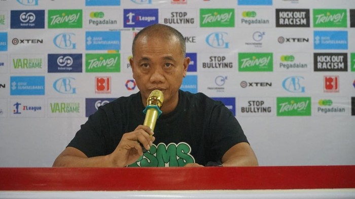 Pelatih PSMS Medan Eko Purdjianto saat konferensi pers jelang laga