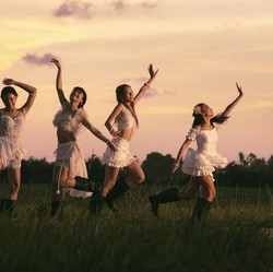 Akhirnya no na Rilis Album Debut Island Girl