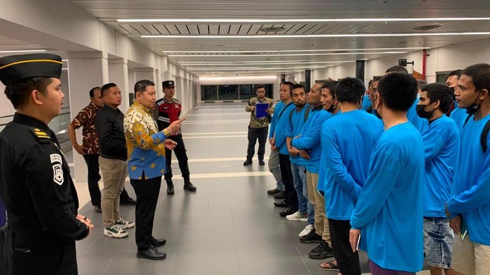 Pemulangan 82 WNI bermasalah dari Malaysia ke Indonesia (dok. istimewa)