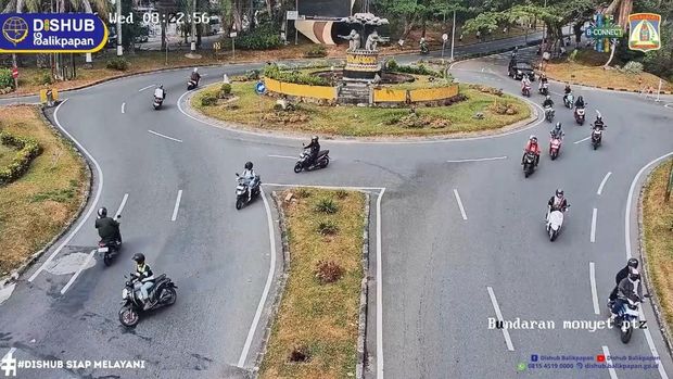 Putaran Bundaran Monyet di Kota Balikpapan, Kalimantan Timur (Kaltim) ditutup. (dok. Dishub Balikpapan) Putaran Bundaran Monyet di Kota Balikpapan, Kalimantan Timur (Kaltim) ditutup. (dok. Dishub Balikpapan)