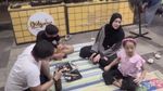 Romantis! Potret Sonny Septian dan Fairuz saat Makan Kue Cokelat hingga Seafood