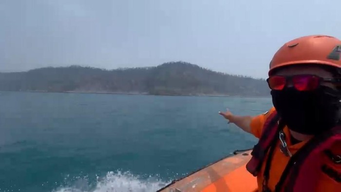 Tim SAR Lampung saat berada di area Pulau Sertung