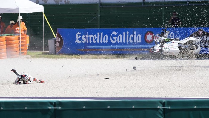 MISANO ADRIATICO, ITALY - SEPTEMBER 13: Fall of Aprilia Racing rider Marco Bezzecchi of Italy  during Race of MotoGP Of San Marino at Misano World Circuit on September 13, 2026 in Misano Adriatico, Italy. (Photo by Danilo Di Giovanni/Getty Images)