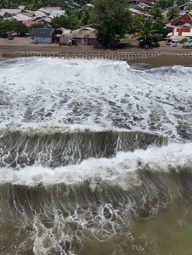 Aceh Barat Diterjang Gelombang Tinggi, Banjir Rob Rendam Rumah Warga