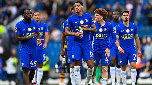 LONDON, ENGLAND - SEPTEMBER 12: Chelsea players including Romeo Lavia, Levi Colwill and Valentin Barco look on following the Premier League 2026/27 match between Chelsea FC and Hull City at Stamford Bridge on September 12, 2026 in London, England. (Photo by Patrick Khachfe/Getty Images)