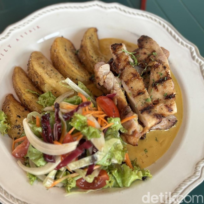 Hidden Gem di Gedung Sudirman, Ada Pizza hingga Chicken Steak!