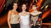 Ikonik! Anne Hathaway, Dua Lipa & Lisa BLACKPINK Glamor di Acara Bvlgari