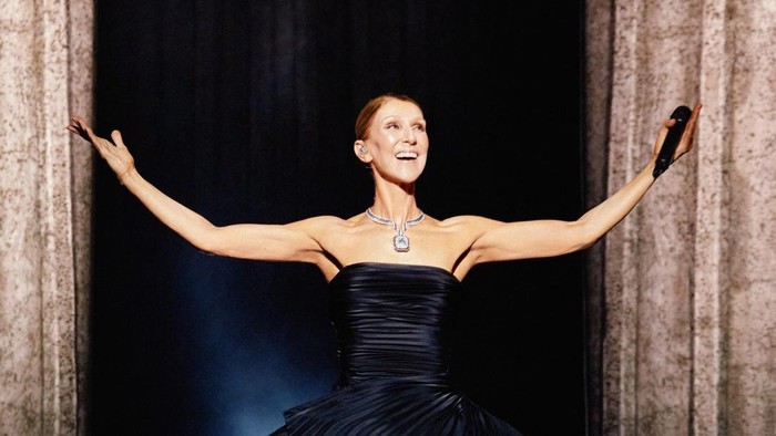 Gaya Celine Dion di Konser Pembuka