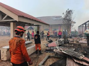 Video Karhutla di Poso Meluas Sampai Melahap SMAN 1 Pamona Selatan