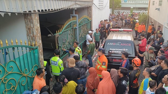 Kebakaran di Surabaya.
