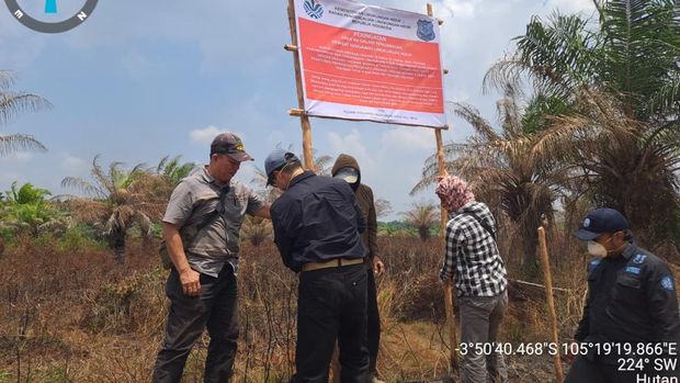 KLH segel 50 badan usaha sebabkan karhulta di delapan provinsi.